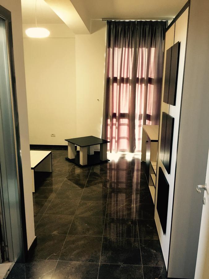 Herges Hotel Durrës Eksteriør billede