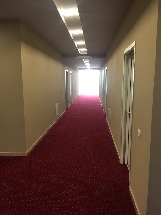 Herges Hotel Durrës Eksteriør billede
