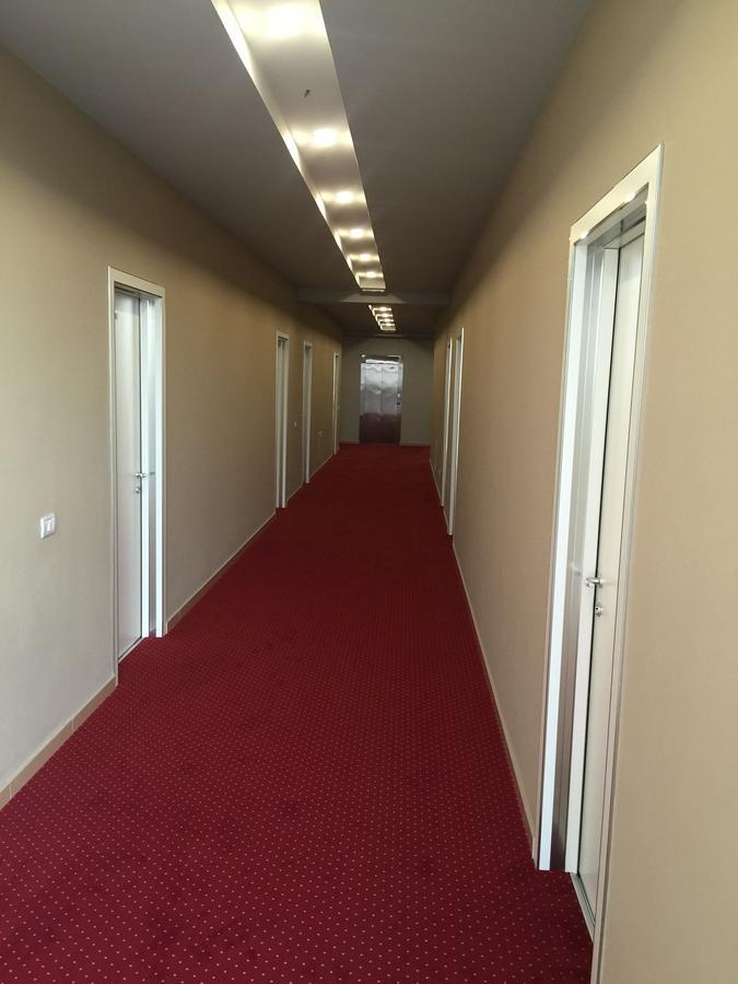 Herges Hotel Durrës Eksteriør billede