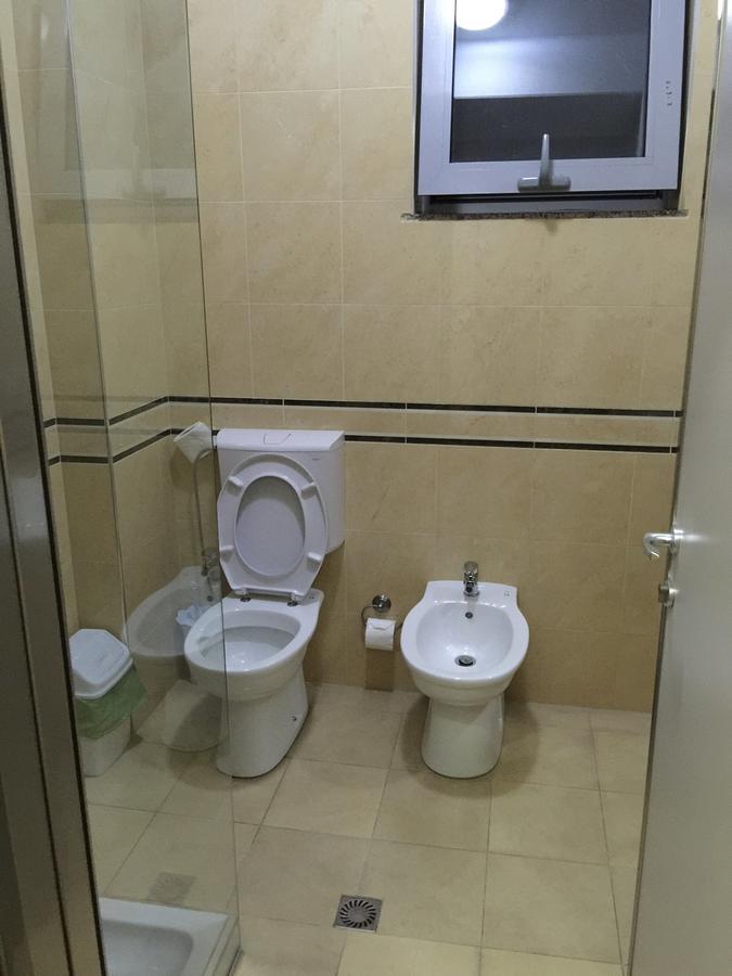 Herges Hotel Durrës Eksteriør billede
