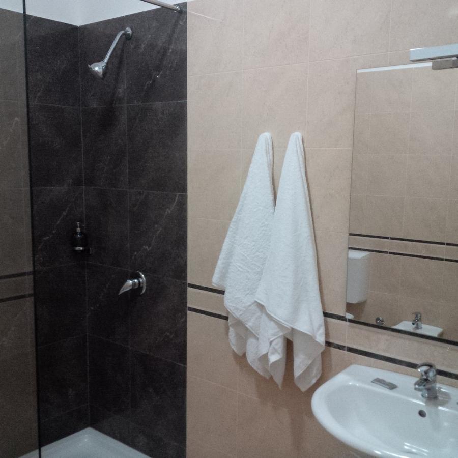 Herges Hotel Durrës Eksteriør billede