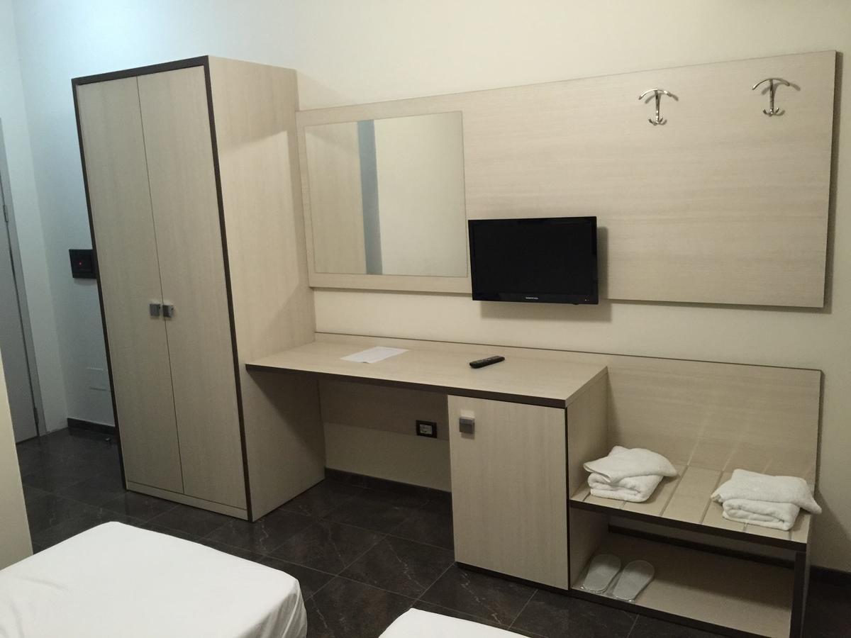 Herges Hotel Durrës Eksteriør billede