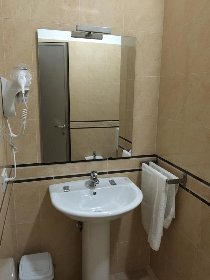 Herges Hotel Durrës Eksteriør billede