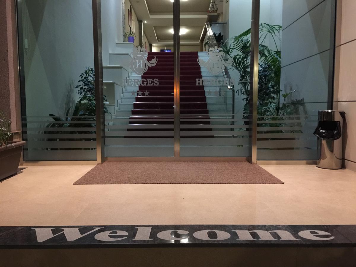 Herges Hotel Durrës Eksteriør billede