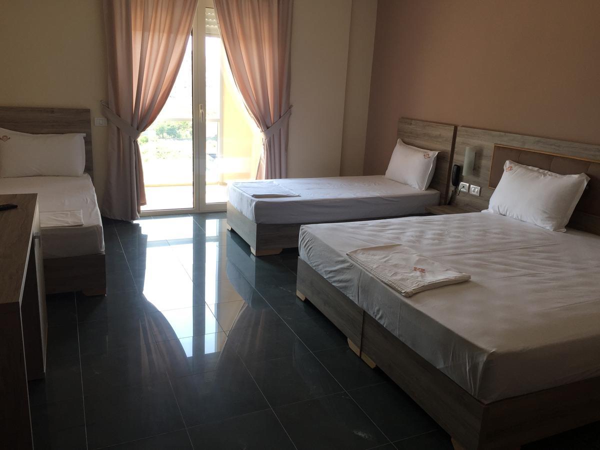 Herges Hotel Durrës Eksteriør billede