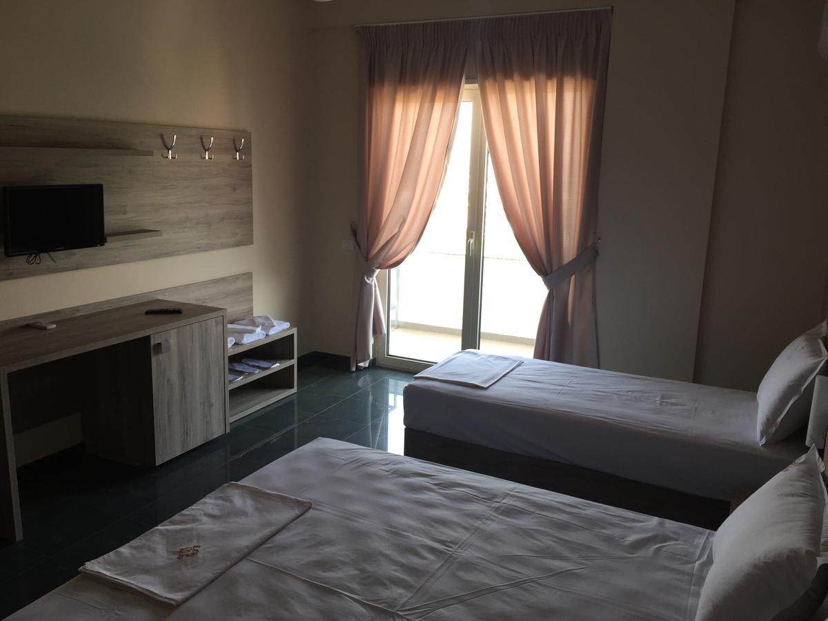 Herges Hotel Durrës Eksteriør billede